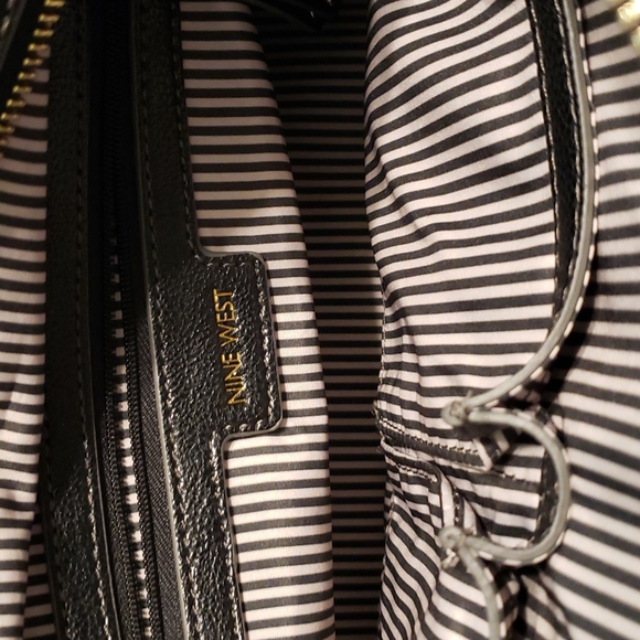 Nine West Bag with Wristlet - Picture 10 of 10